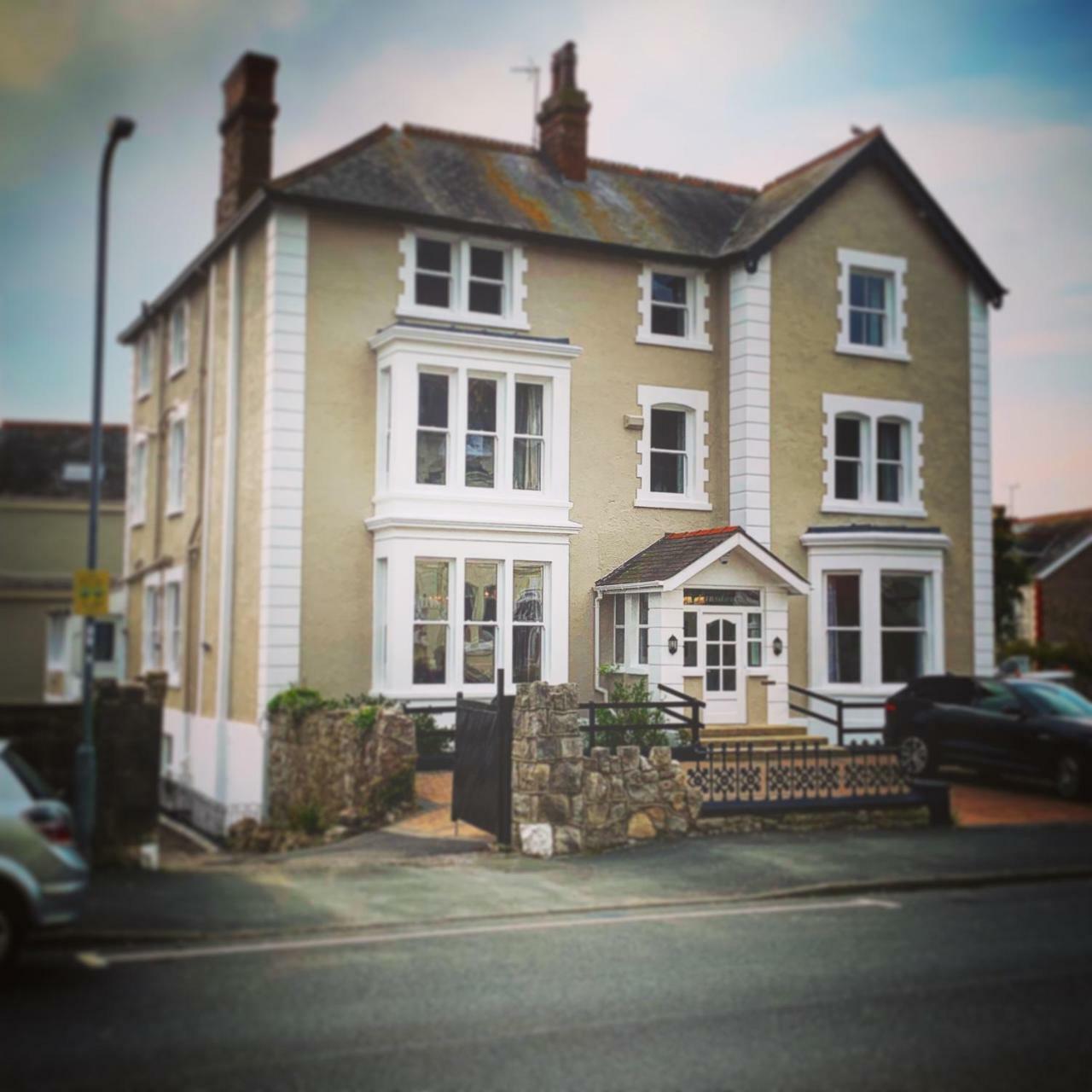 Lansdowne House With Private Car Park 호텔 랜디드노 외부 사진